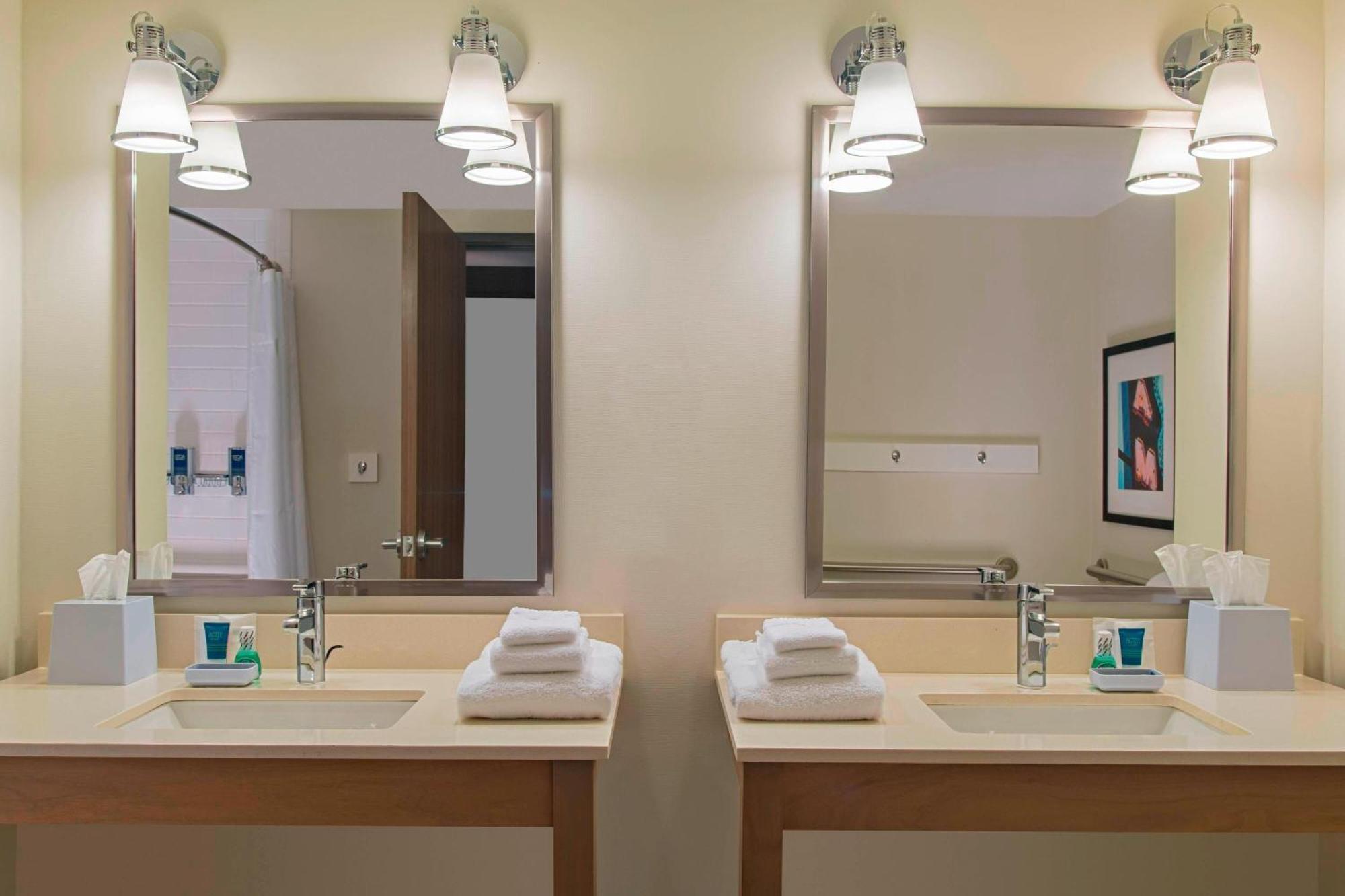 Four Points By Sheraton Midland Luaran gambar